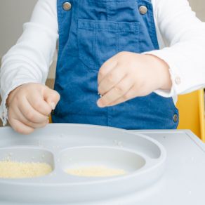 autonomie de l'enfant lors des repas